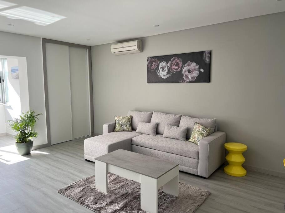 البوفيرا Sunflower Apartment المظهر الخارجي الصورة